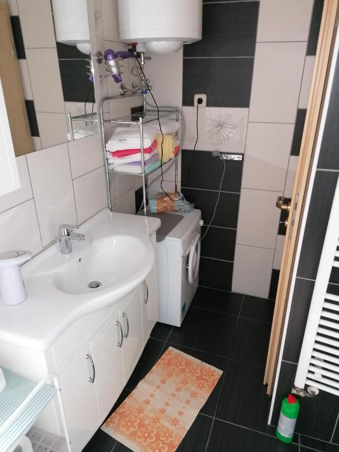 Apartment Lucija Кострена Екстер'єр фото